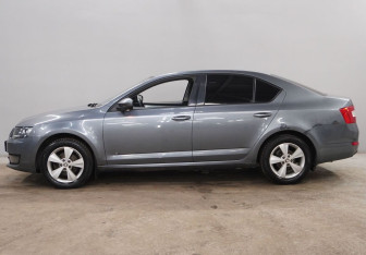Подержанный автомобиль Skoda Octavia Liftback 2014 года (8 фото)