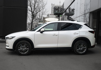 Подержанный автомобиль Mazda CX-5 2017 года (8 фото)
