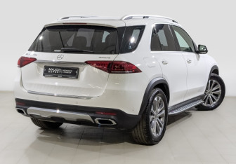 Подержанный автомобиль Mercedes-Benz GLE 2021 года (5 фото)