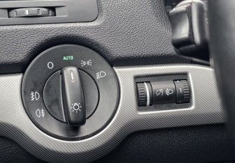Подержанный автомобиль Skoda Octavia Liftback 2013 года (17 фото)