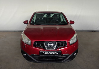 Подержанный автомобиль Nissan Qashqai 2012 года (2 фото)