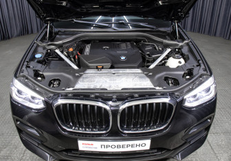 Подержанный автомобиль BMW X4 2020 года (9 фото)