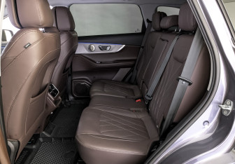 Подержанный автомобиль Chery Tiggo 8 Pro Max 2023 года (18 фото)