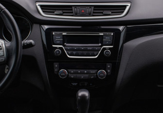 Подержанный автомобиль Nissan Qashqai 2015 года (14 фото)