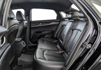 Подержанный автомобиль Kia K5 2021 года (18 фото)