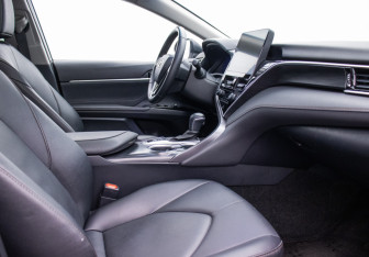 Подержанный автомобиль Toyota Camry Sedan 2023 года (9 фото)