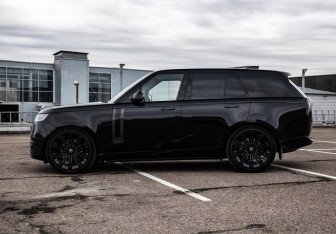 Подержанный автомобиль Land Rover Range Rover 2025 года (8 фото)