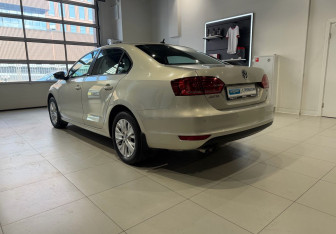 Подержанный автомобиль Volkswagen Jetta Sedan 2014 года (5 фото)