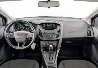 Подержанный автомобиль Ford Focus Hatchback 2018 года (14 фото)
