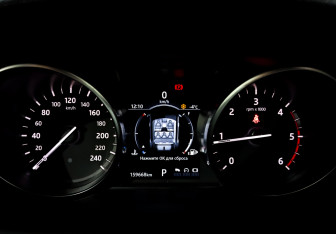 Подержанный автомобиль Land Rover Discovery Sport 2018 года (13 фото)