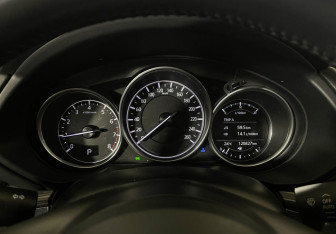 Подержанный автомобиль Mazda CX-5 2018 года (11 фото)