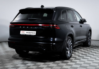 Подержанный автомобиль Geely Monjaro 2023 года (5 фото)