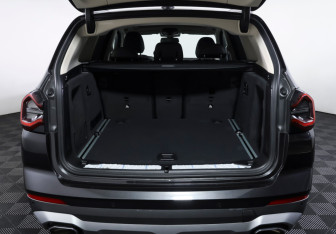 Подержанный автомобиль BMW X3 2022 года (9 фото)