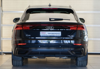 Подержанный автомобиль Audi Q8 2019 года (5 фото)