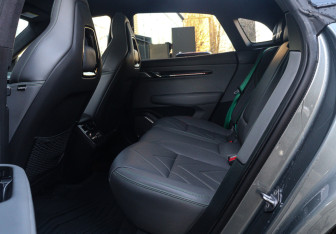 Подержанный автомобиль Zeekr 001 2022 года (10 фото)