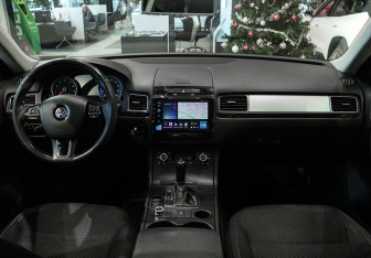 Подержанный автомобиль Volkswagen Touareg 2012 года (9 фото)