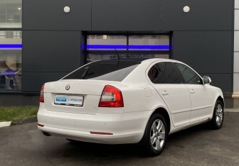 Подержанный автомобиль Skoda Octavia Wagon 2011 года (6 фото)