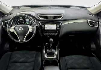 Подержанный автомобиль Nissan X-Trail 2015 года (14 фото)