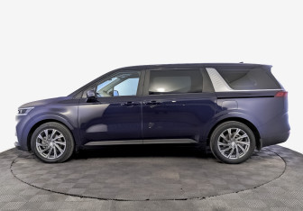 Подержанный автомобиль Kia Carnival 2021 года (8 фото)