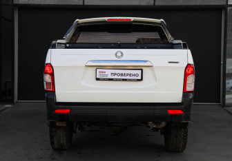 Подержанный автомобиль SsangYong Actyon Sports 2012 года (5 фото)