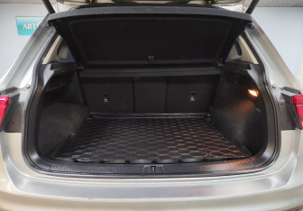 Подержанный автомобиль Volkswagen Tiguan 2019 года (12 фото)