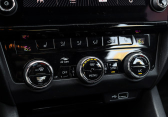 Подержанный автомобиль Skoda Octavia Liftback 2018 года (16 фото)