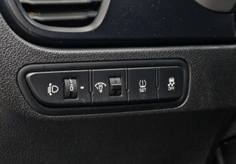 Подержанный автомобиль Kia Rio Hatchback 2021 года (23 фото)