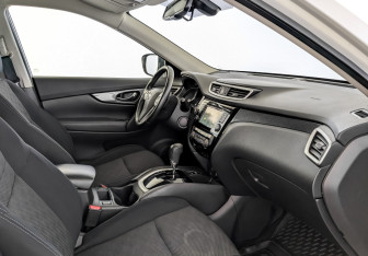 Подержанный автомобиль Nissan X-Trail 2018 года (11 фото)