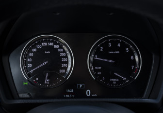 Подержанный автомобиль BMW X1 2020 года (11 фото)
