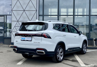 Подержанный автомобиль Geely Okavango 2024 года (5 фото)