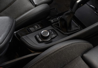 Подержанный автомобиль BMW X1 2020 года (23 фото)
