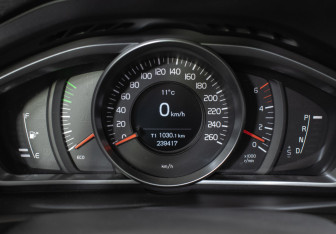 Подержанный автомобиль Volvo V40 Hatchback 2013 года (12 фото)