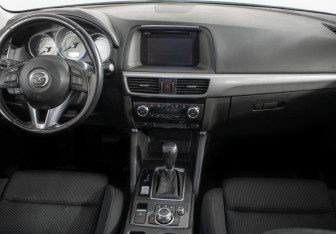 Подержанный автомобиль Mazda CX-5 2016 года (11 фото)