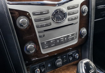 Подержанный автомобиль Infiniti QX80 2019 года (21 фото)