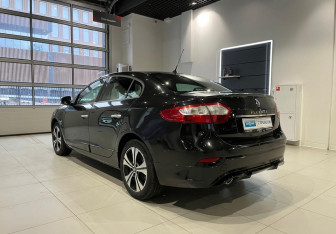 Подержанный автомобиль Renault Fluence 2012 года (6 фото)