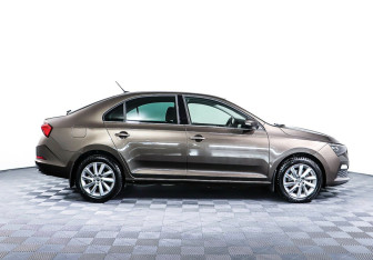 Подержанный автомобиль Skoda Rapid Liftback 2020 года (4 фото)
