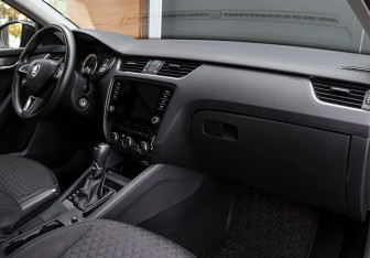 Подержанный автомобиль Skoda Octavia Liftback 2018 года (7 фото)