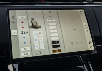 Подержанный автомобиль Land Rover Range Rover Sport 2025 года (25 фото)
