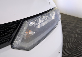 Подержанный автомобиль Nissan X-Trail 2017 года (12 фото)