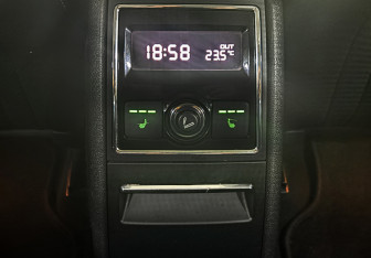 Подержанный автомобиль Skoda Superb Liftback 2011 года (23 фото)