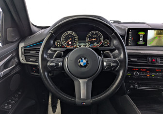 Подержанный автомобиль BMW X6 2019 года (22 фото)