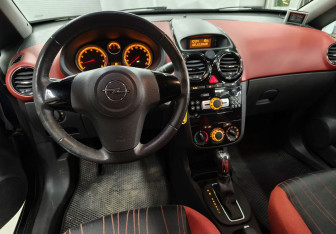 Подержанный автомобиль Opel Corsa 2007 года (12 фото)