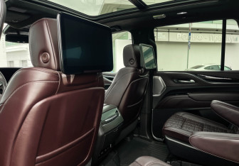 Подержанный автомобиль Cadillac Escalade Suv 2021 года (22 фото)