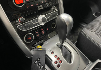 Подержанный автомобиль Renault Koleos 2012 года (16 фото)