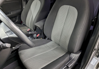 Подержанный автомобиль Hyundai Elantra Sedan 2010 года (14 фото)