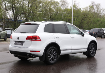 Подержанный автомобиль Volkswagen Touareg 2013 года (5 фото)