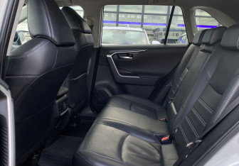 Подержанный автомобиль Toyota RAV4 2019 года (26 фото)