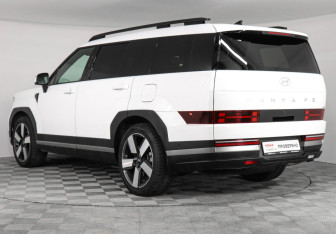 Подержанный автомобиль Hyundai Santa Fe 2024 года (7 фото)