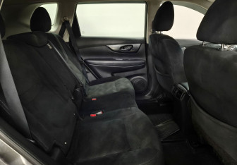 Подержанный автомобиль Nissan X-Trail 2017 года (12 фото)