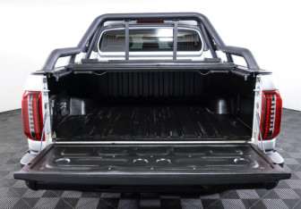 Подержанный автомобиль JAC T9 2025 года (10 фото)